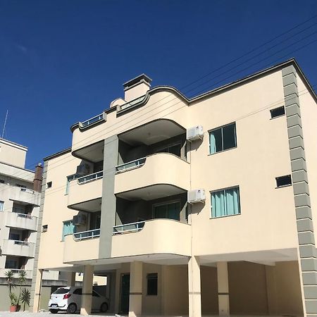 Residencial Recanto Do Colibri Бомбіняс Екстер'єр фото